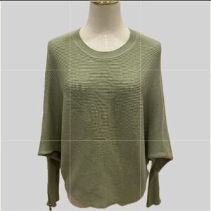 Carmen Marc Valvo Olive Green Dolman Sleeves Cropped Sweater oversized XS
